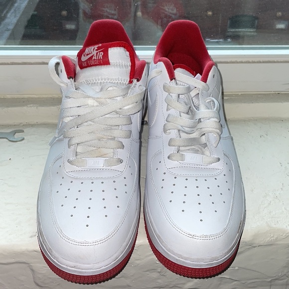 Air Force 1 Low ‘University Red’ - Picture 2 of 4